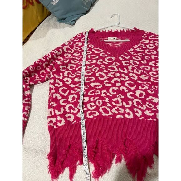 Adora Pink Animal Print Sweater with frayed bottom size M/L - Picture 6 of 6